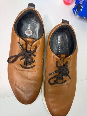 Cole Haan Men’s Brown Leather Lace-Up Oxfords with Black Laces